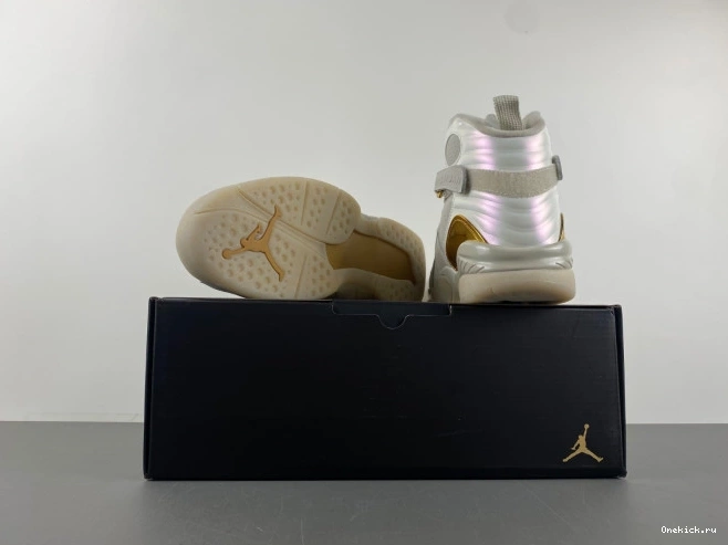 One Kick 832821-030 Jordan 8 Retro Champagne 0808